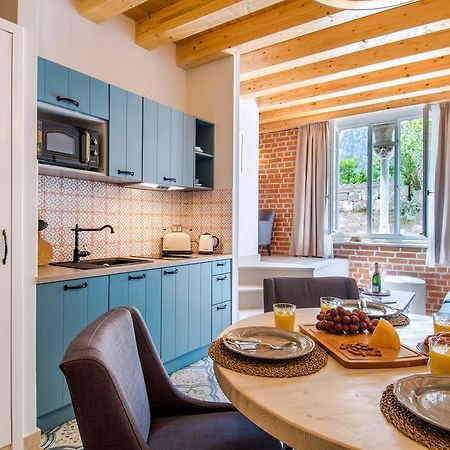 Heritage Suites Zanini Хвар Екстериор снимка