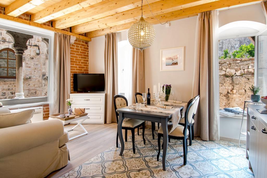 Heritage Suites Zanini Хвар Екстериор снимка