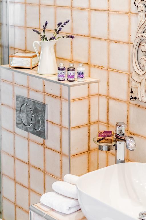 Heritage Suites Zanini Хвар Екстериор снимка