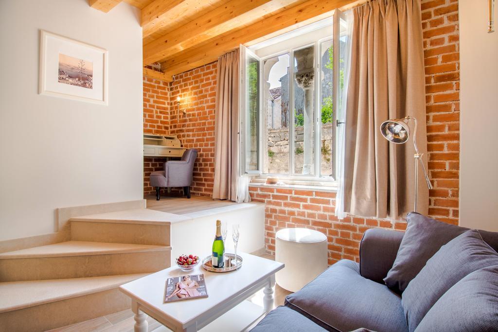 Heritage Suites Zanini Хвар Екстериор снимка