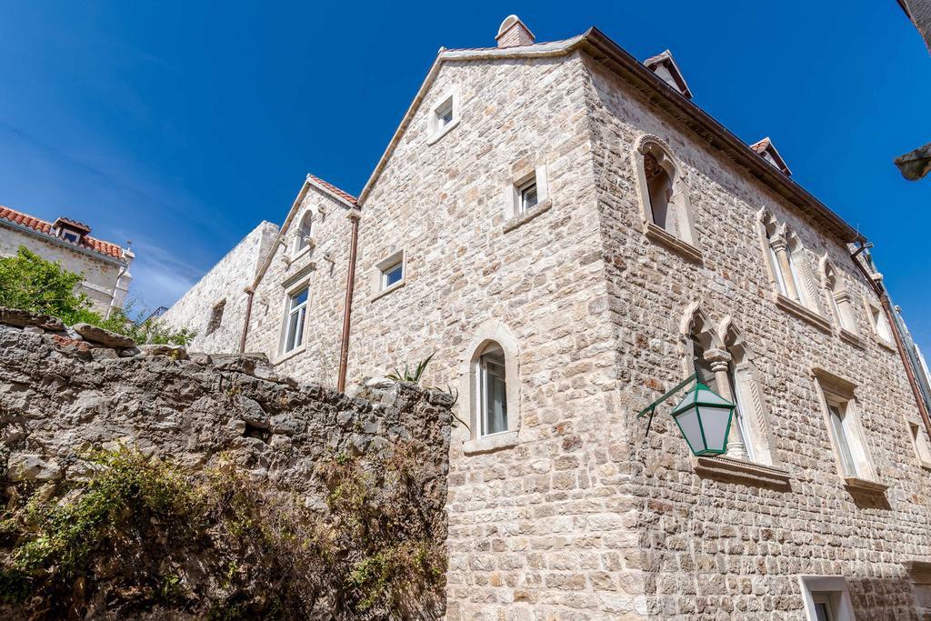 Heritage Suites Zanini Хвар Екстериор снимка