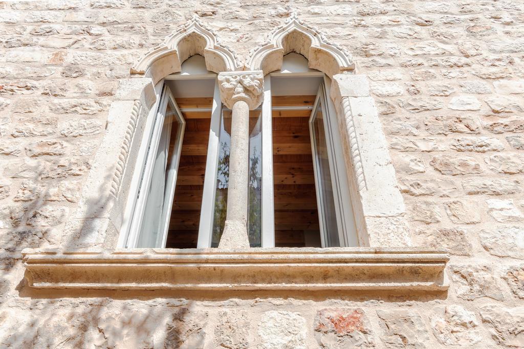 Heritage Suites Zanini Хвар Екстериор снимка